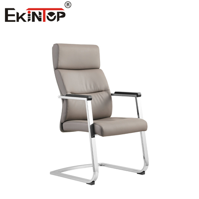 Poltrona da ufficio in pelle versatile regolabile in altezza con base in metallo cromo