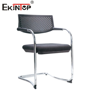 Sedile da allenamento con gambe metalliche, schienale di plastica, cuscino di spugna