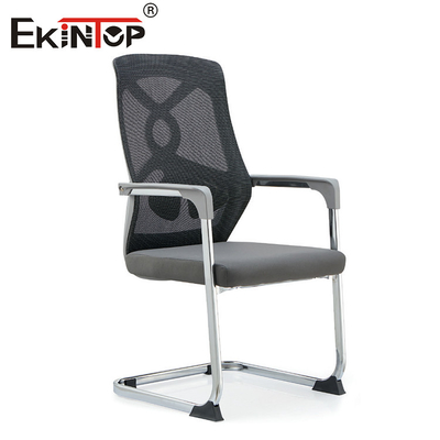 Sedie da ufficio ergonomiche moderne in grigio con schienale e braccioli in maglia