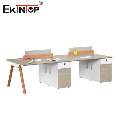 Design in stile moderno Stazione di lavoro per personale a 4 persone con armadietto di archiviazione personalizzabile