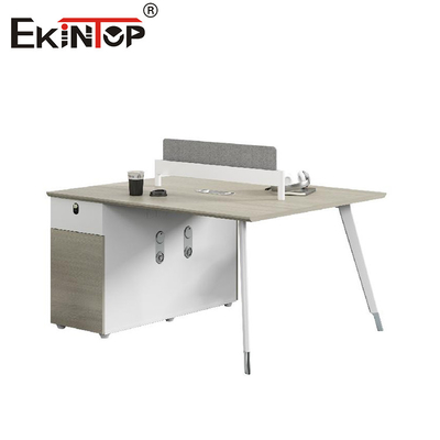 Design in stile moderno Stazione di lavoro per personale a 4 persone con armadietto di archiviazione personalizzabile