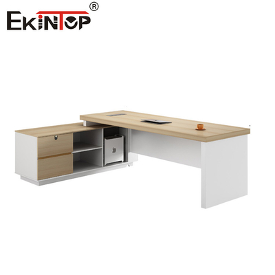 Scrivania in legno massello in stile L