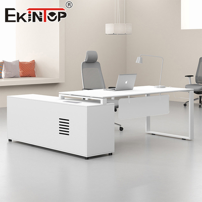 Tavolo da ufficio in stile minimalista bianco