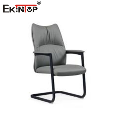 Esemplare gratuito Sedie ergonomiche Sedie in cuoio in PU di alta qualità in stile classico Sedie da ufficio